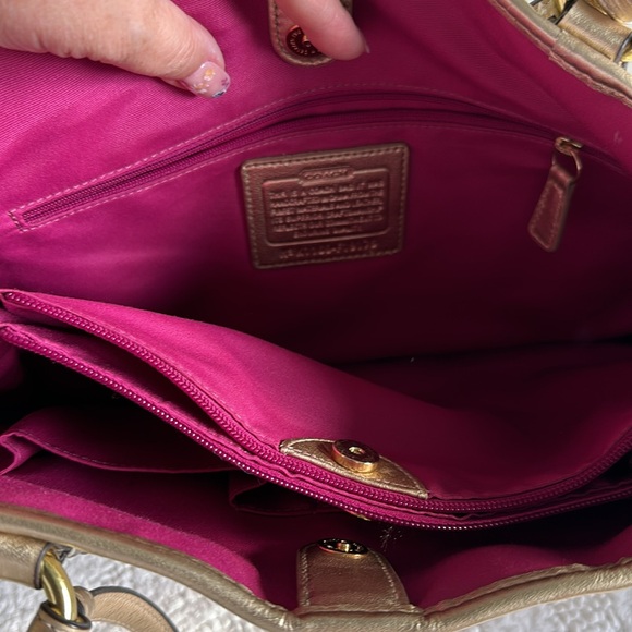 Coach purse - Picture 4 of 5